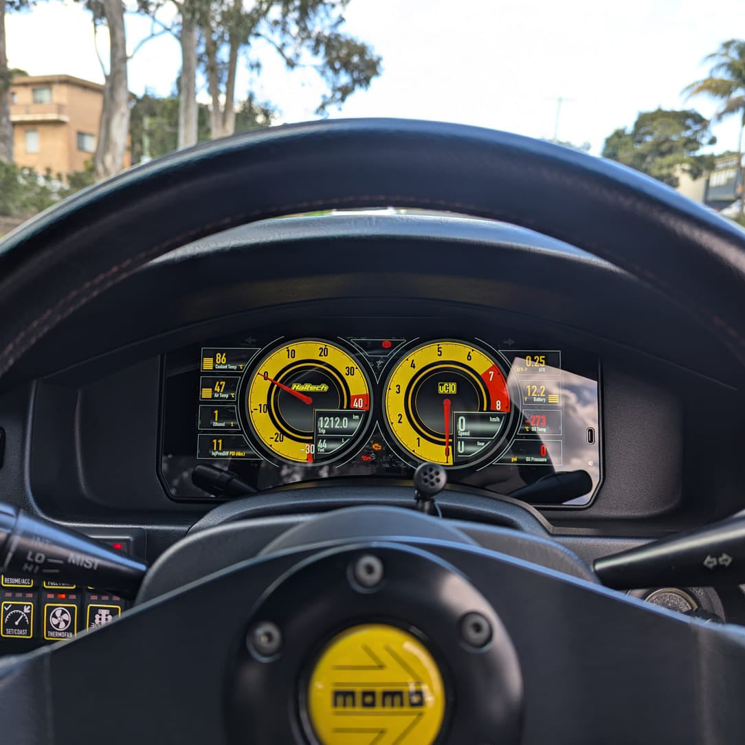 $300 OFF Haltech uC-10 Display and Mako Dash Mount Combo