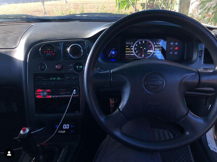 Nissan Skyline R33 Dash Mount